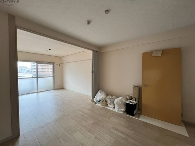 居室・リビング　2面採光の明るいリビング！