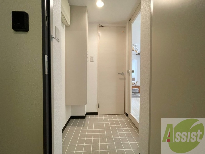 玄関　玄関です。白を基調としていて清潔感があります！