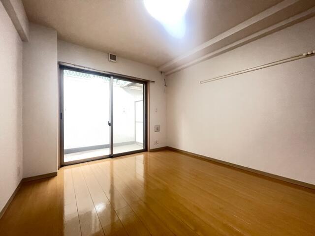 居室・リビング　※別部屋参考写真です