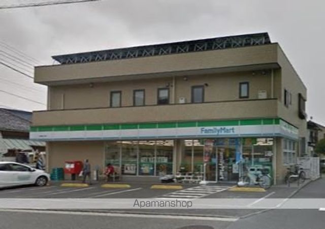 コンビニ　ファミリーマート（コンビニ）まで518m