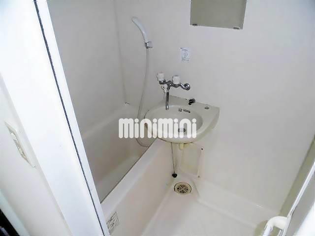 バス・シャワールーム　風呂・トイレ別のお部屋です