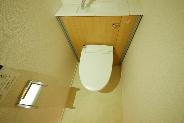 トイレ　★人気の温水洗浄便座付です★