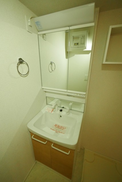 洗面設備　★人気の独立洗髪洗面化粧台で朝の準備にも便利ですね★