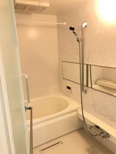 バス・シャワールーム　浴室