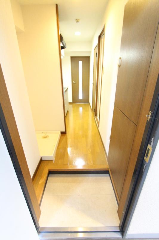 玄関　同タイプ・別部屋写真です。現況優先となります。