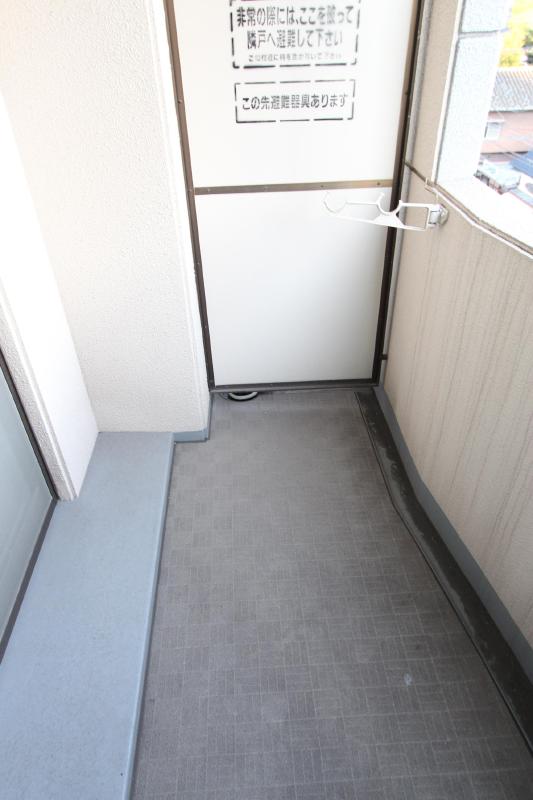 バルコニー　同タイプ・別部屋写真です。現況優先となります。