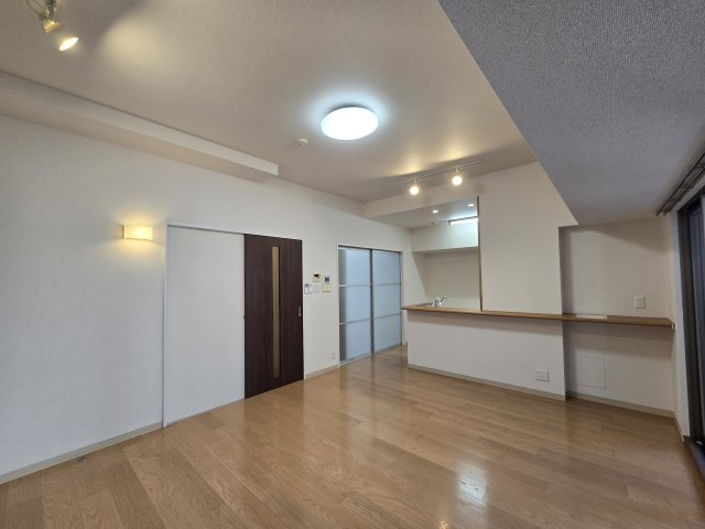 居室・リビング　ランドハウス泉