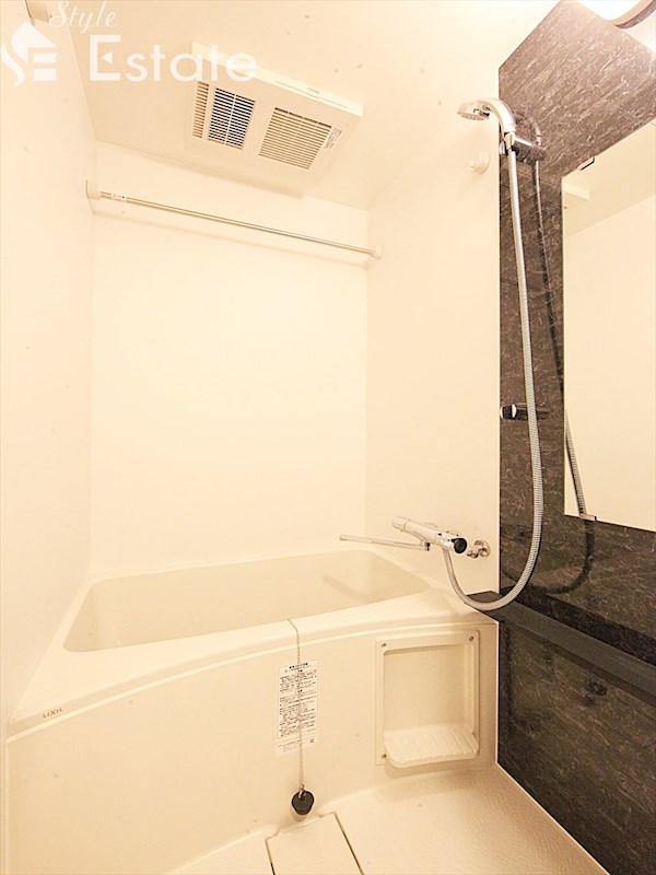 バス・シャワールーム　バスルーム