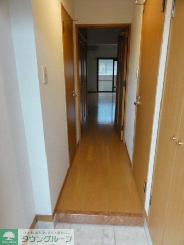 玄関　同物件別部屋のお写真になります。現況優先です。