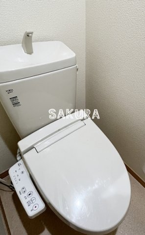 トイレ　嬉しい温水洗浄便座♪