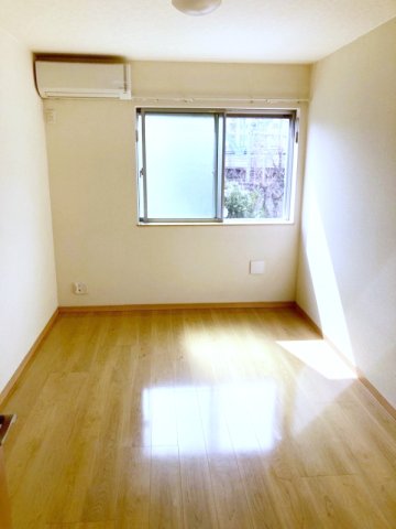 その他設備　室内エアコン付き♪