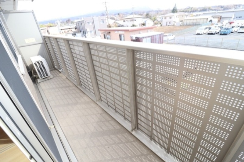 バルコニー　図面と現状に相違がある場合には現状を優先