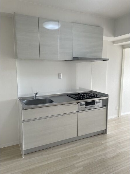 キッチン　※写真は同じマンションの違う部屋のものになります。