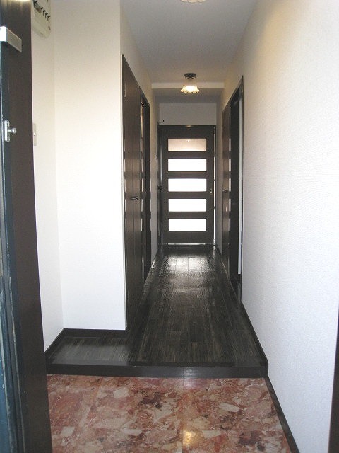 玄関　現況と相違する場合は現況を優先します。