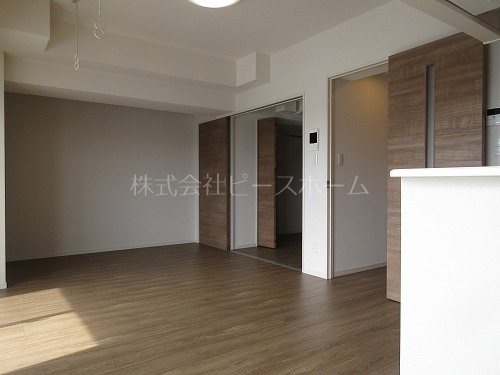 居室・リビング　※別号室参考写真