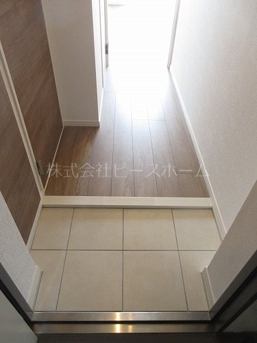 玄関　※別号室参考写真