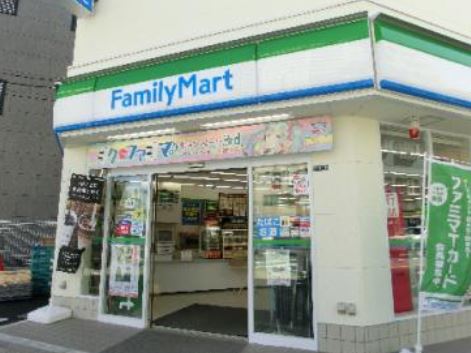 コンビニ　ファミリーマート（コンビニ）まで165m