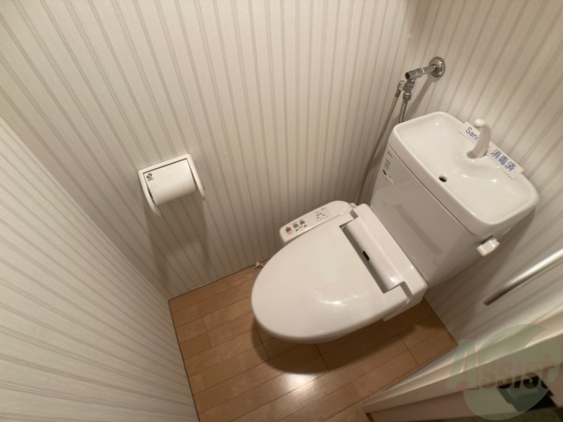 トイレ　こちらはトイレです。清潔感があり、安心して使用できます。