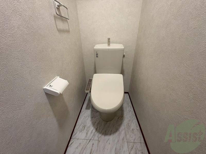 トイレ　トイレはウォシュレット機能付きでございます。
