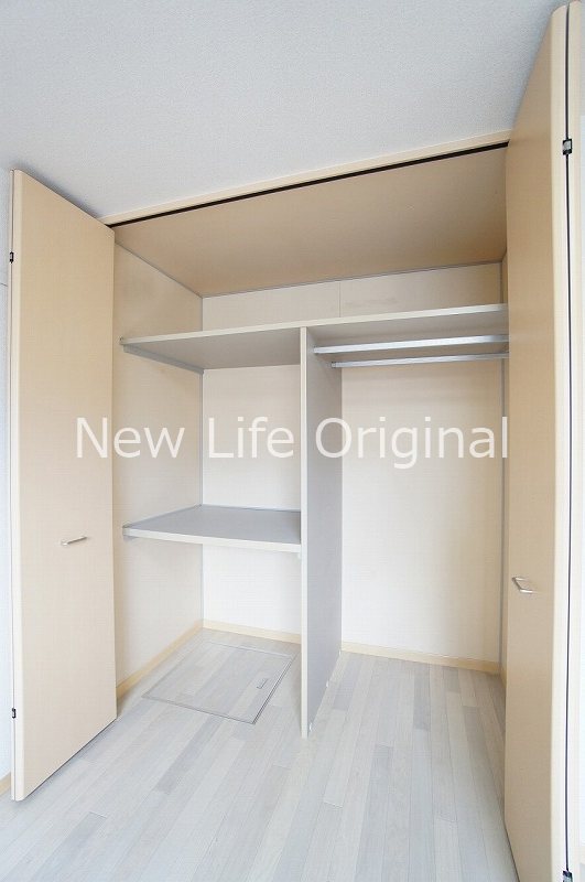 収納　洋室に大き目な収納があります♪