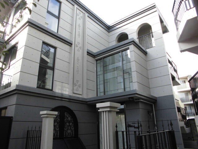 建物外観　オートロック付きです