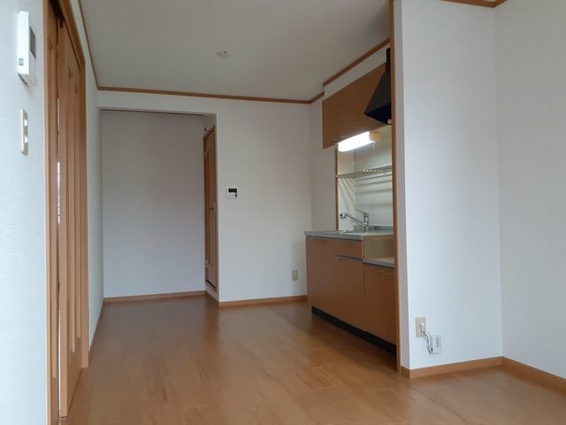 居室・リビング　こちらの居間で趣味の時間をお楽しみください