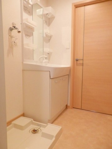 洗面設備　使いやすい洗面所です