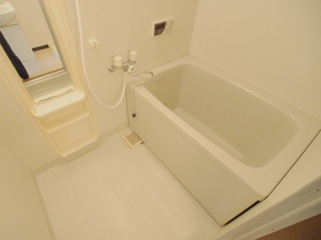 バス・シャワールーム　※写真は同物件別部屋の写真です。