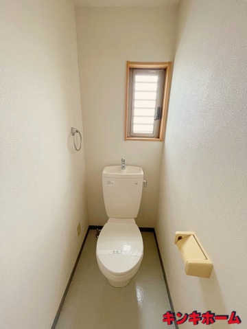 トイレ　写真は別のお部屋のものでございます