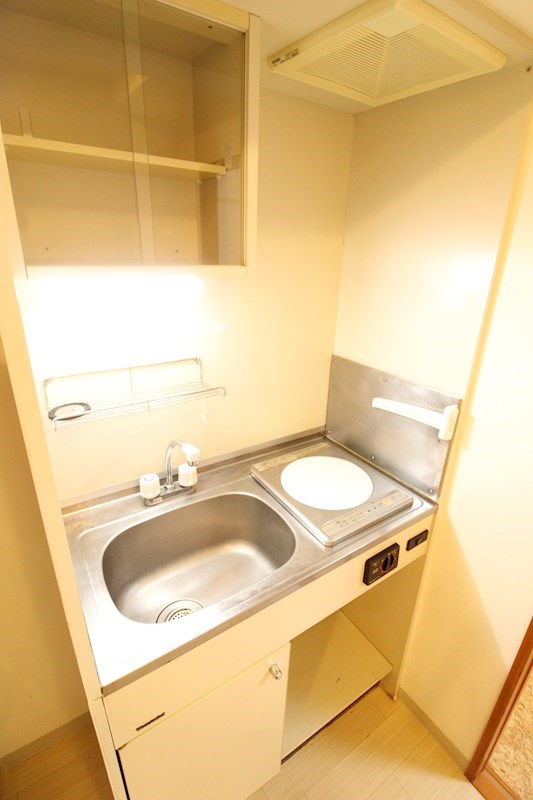 キッチン　IHコンロ付き