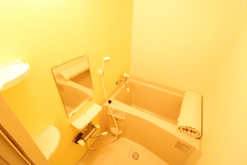 バス・シャワールーム　バストイレ別