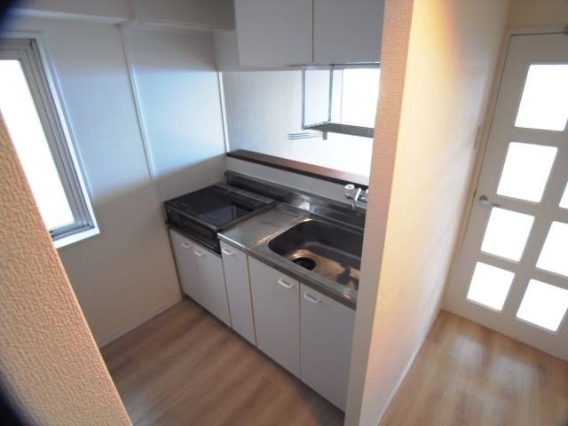 キッチン　洋室