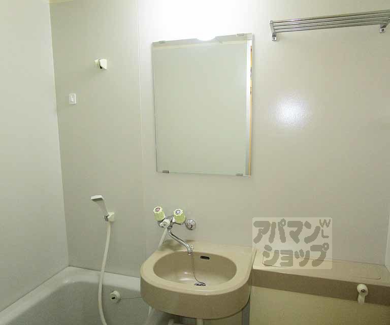 洗面設備　１２１号室の写真です。
