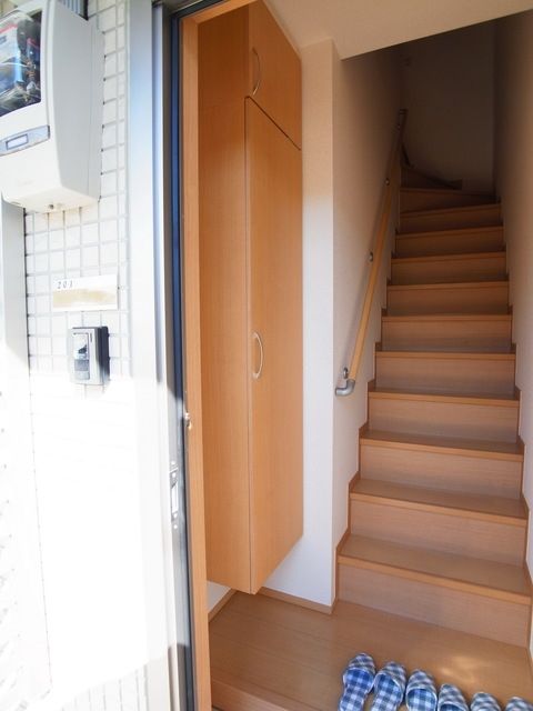 玄関　☆玄関にシューズボックスあり☆