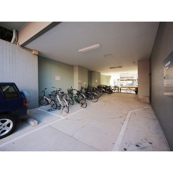 その他共有部分　駐輪場/オートバイ駐車可能です(大型・中型・原付)