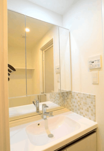 洗面設備　※別部屋反転タイプ参考写真