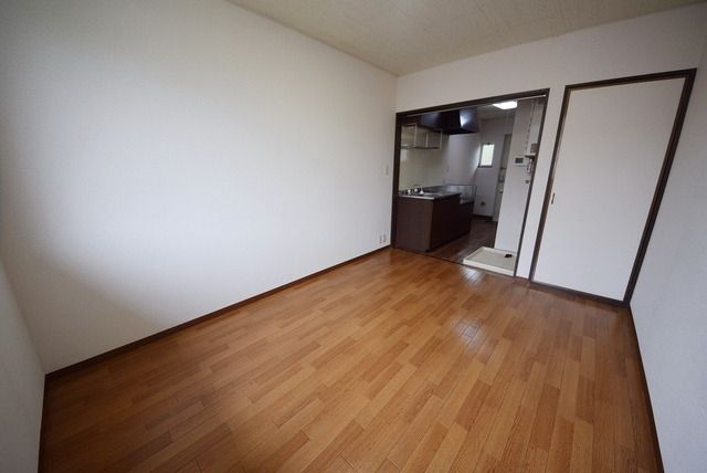 居室・リビング　★６帖広々としたお部屋です★