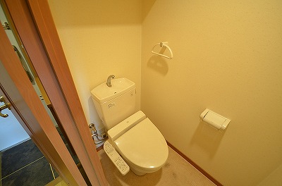 トイレ　温水洗浄便座