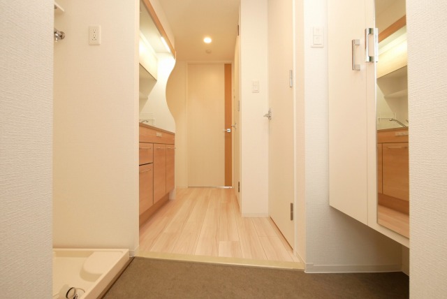 玄関　収納もある玄関です