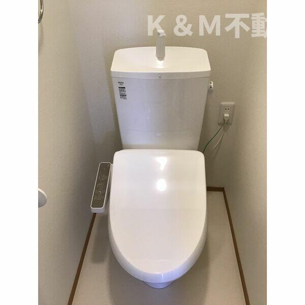 トイレ　トイレもきれいです