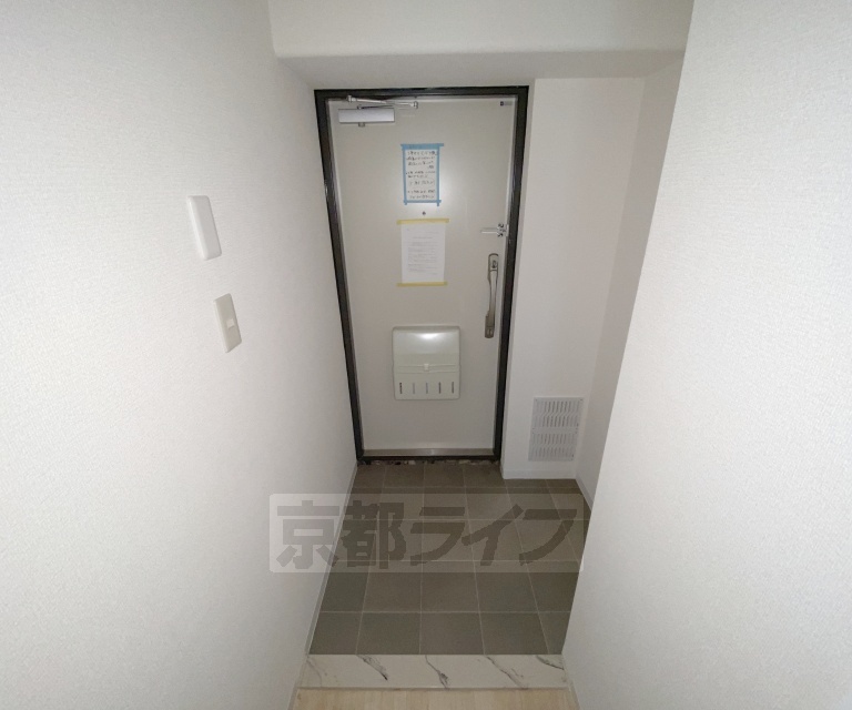 玄関　大きな段差がありません