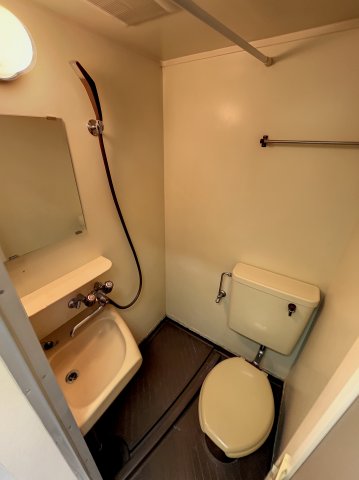 バス・シャワールーム　※同建物ほかのお部屋の写真です。