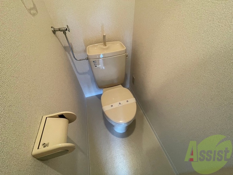 トイレ　こちらはトイレです。清潔感があり、安心して使用できます。