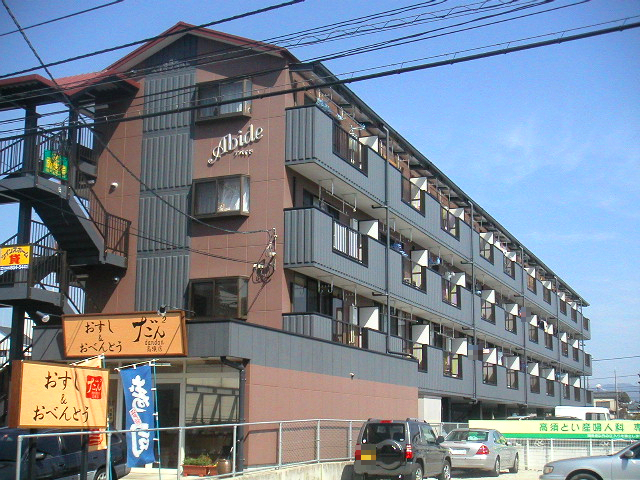 建物外観　2004年3月撮影