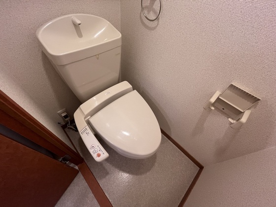 トイレ　※別部屋の写真です