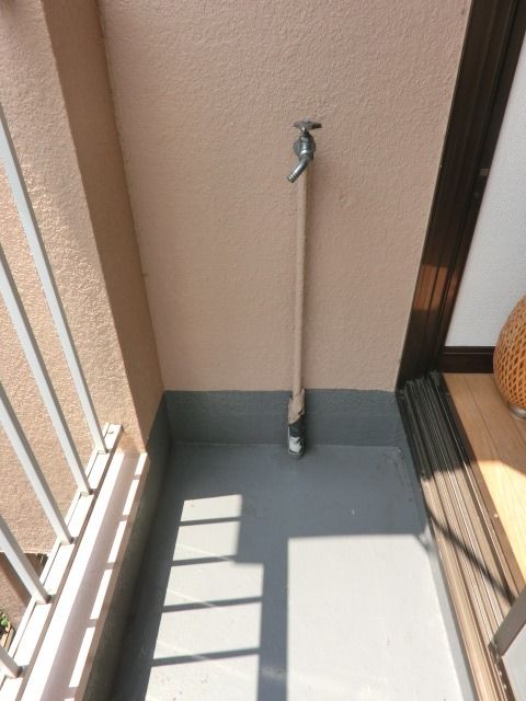 その他　バルコニーに洗濯機置けます