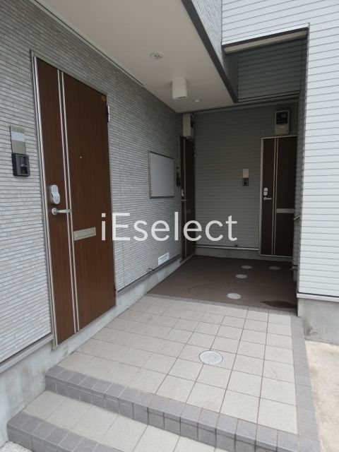 エントランス　綺麗なエントランス部分です