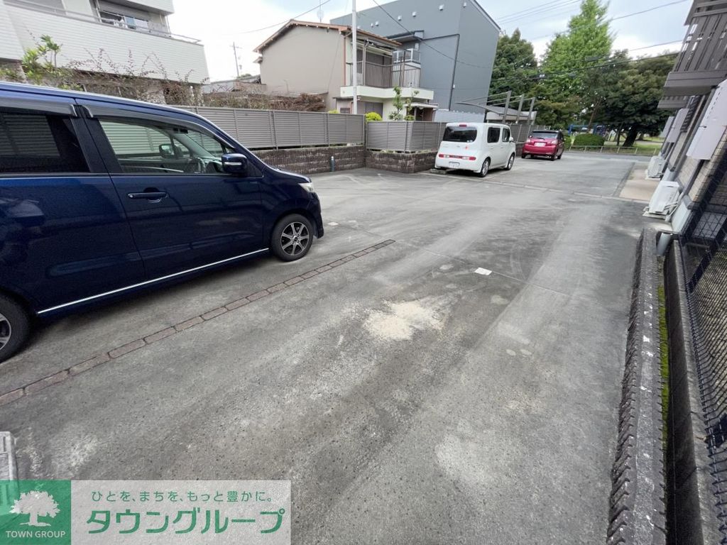 駐車場　駐車場