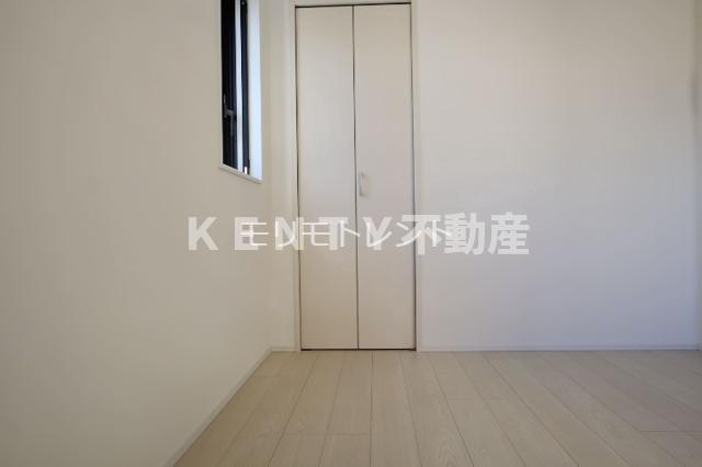 その他部屋・スペース　広くて明るい寝室