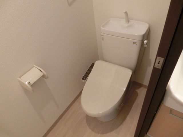 トイレ　綺麗なレストルームです。